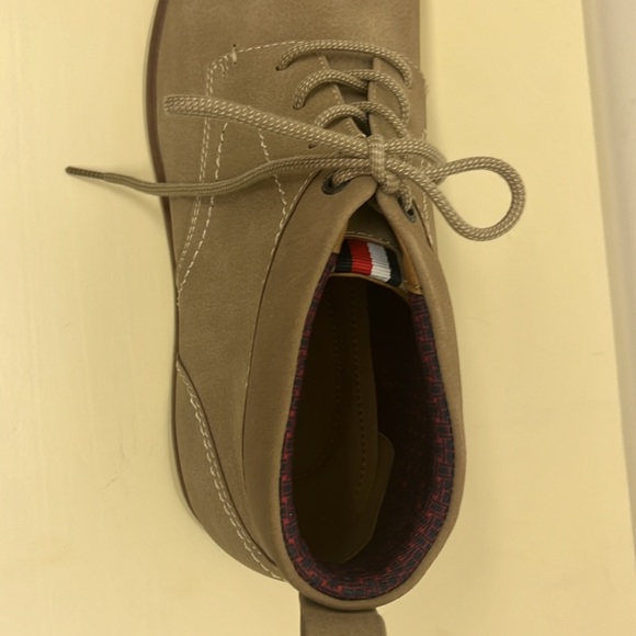 Tommy Hilfiger Tan Leather Hugh Top Sneakers Men’s Size 9 (Used) - Picture 5 of 6